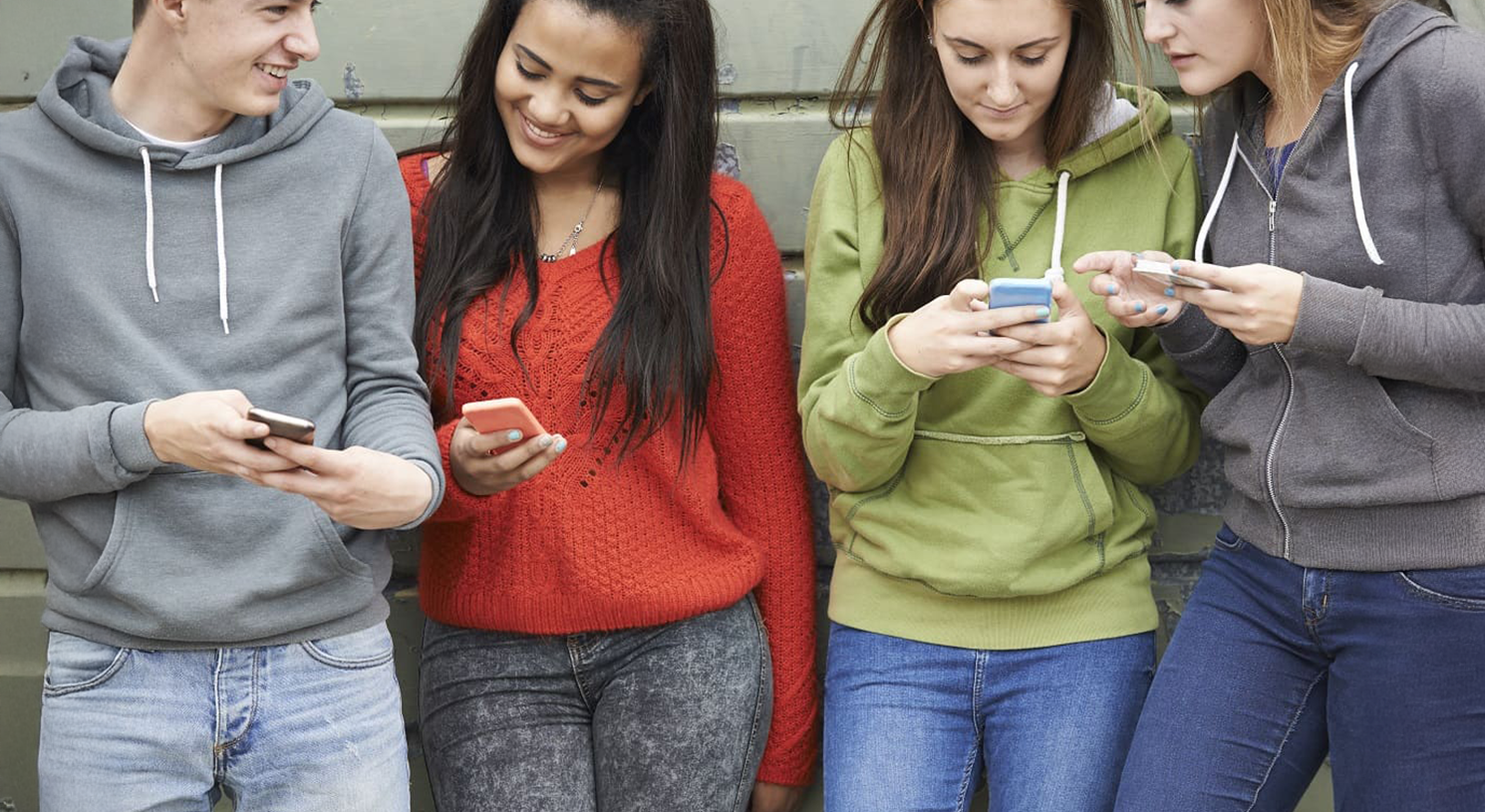 Smartphone Use Increases Teens’ Risk for Nearsightedness